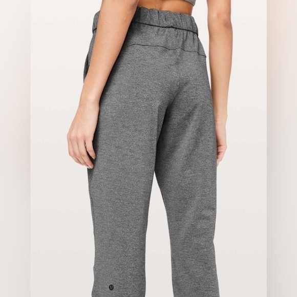 Lululemon athletica On the fly pant size 12. - Picture 11 of 13